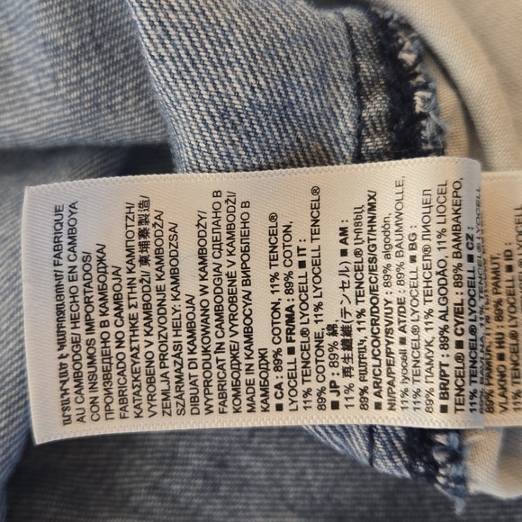 Gap Womens Relaxed Fit Denim Shorts Medium Wash Blue Size 12 - Picture 7 of 8